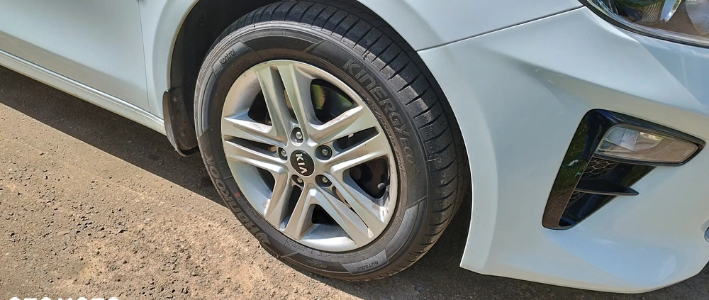 Kia Ceed cena 57000 przebieg: 150000, rok produkcji 2019 z Kraków małe 301